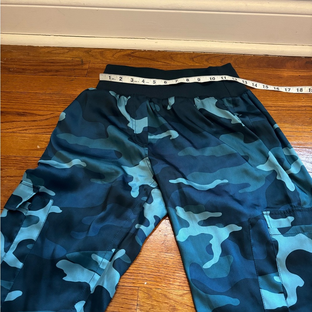 Cinq A Sept Giles High Waist Satin Jogger Pant Womens M Blue Camo Cargo Pocket - Picture 8 of 10